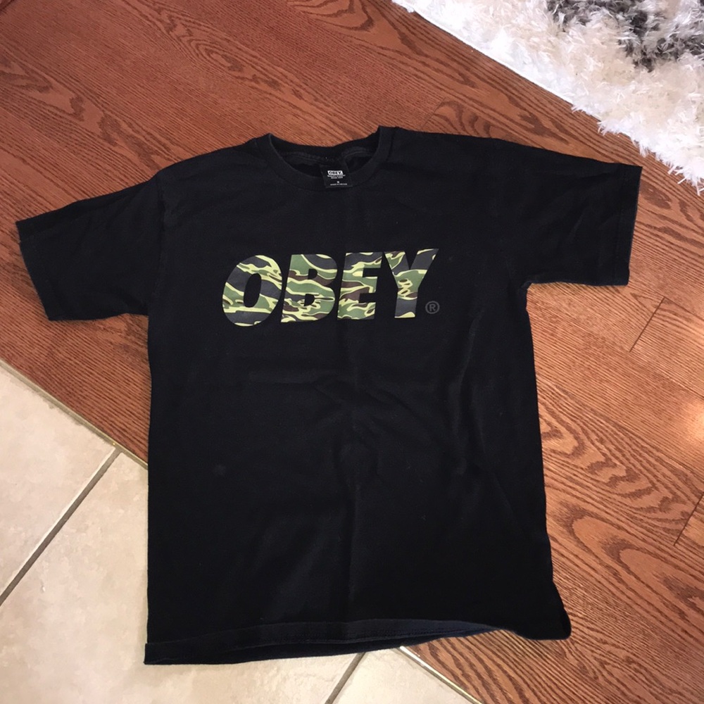 Obey tee shirt
